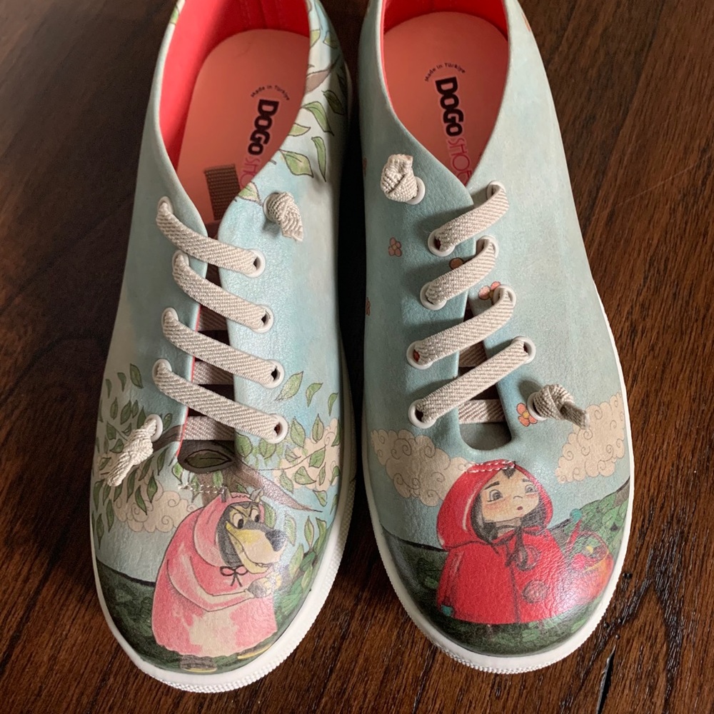 Little red ridding hood DoGo Shoes size 35